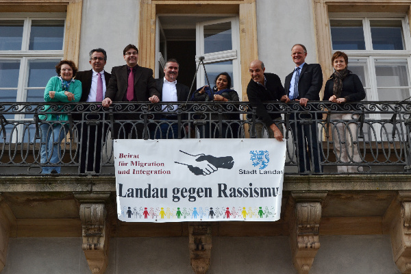 der Banner am Rathaus Landau